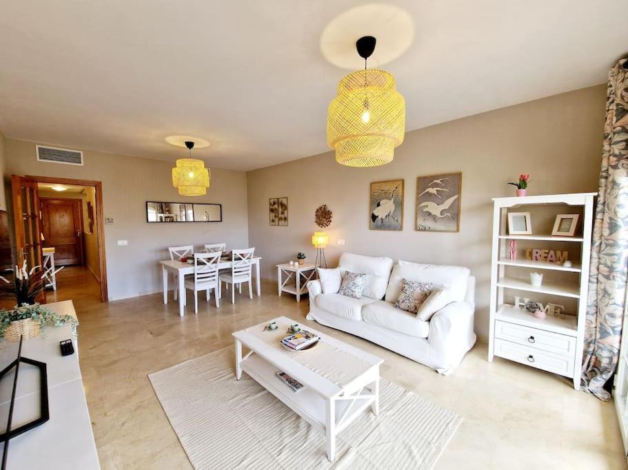 Royal Golf View: 2Br, Pools & Ac Apartment Sitio de Calahonda Exterior photo